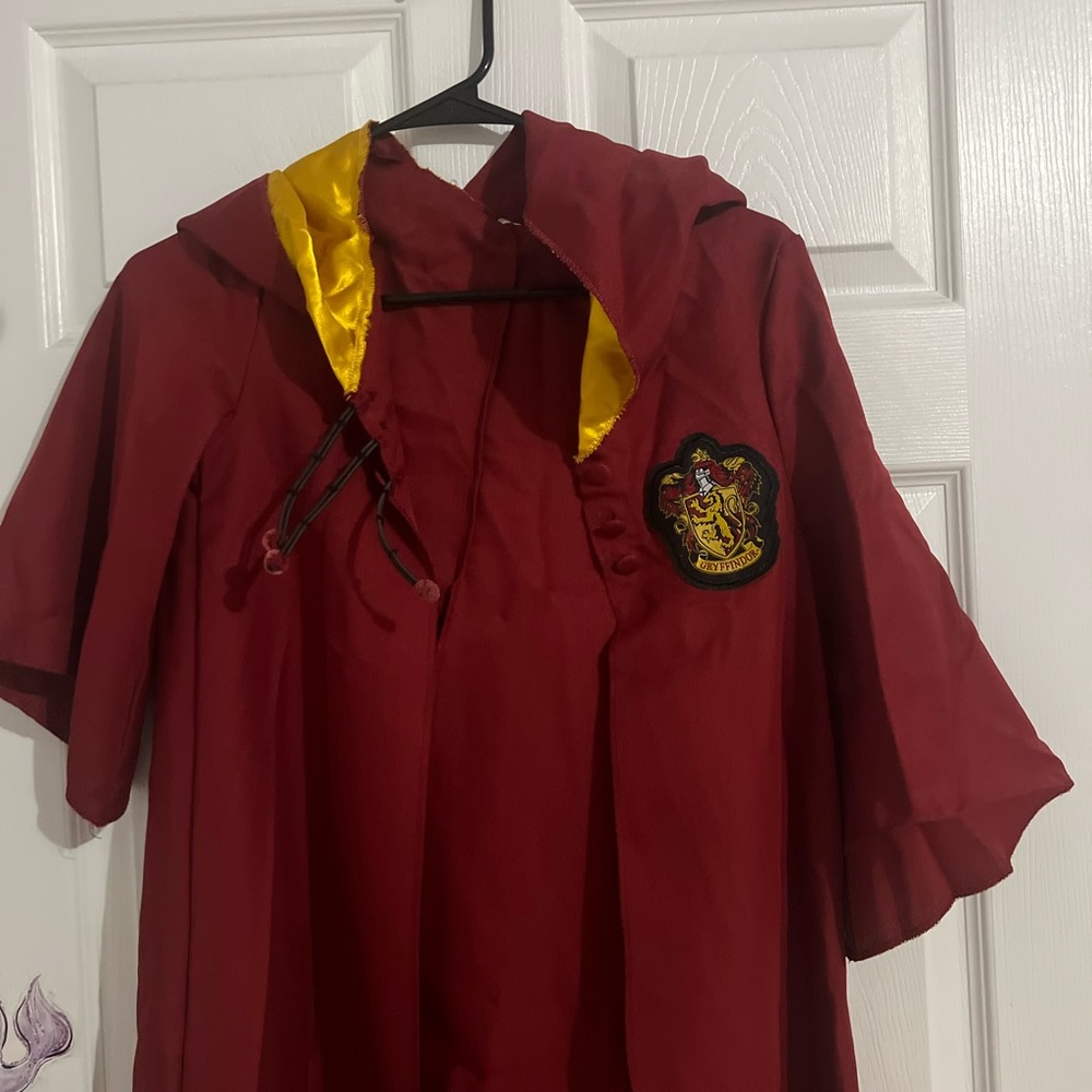 Harry Potter Quiditch robe 
Unisex 
For kids 8-10 years old
